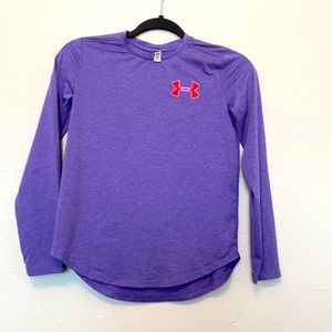 Very lightly used shirt. Girls size medium